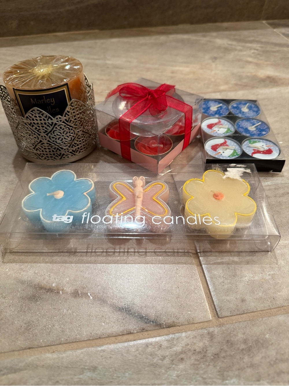 Mixed Candle Lot of tea lights and holder, pillar candle and holder & floating
